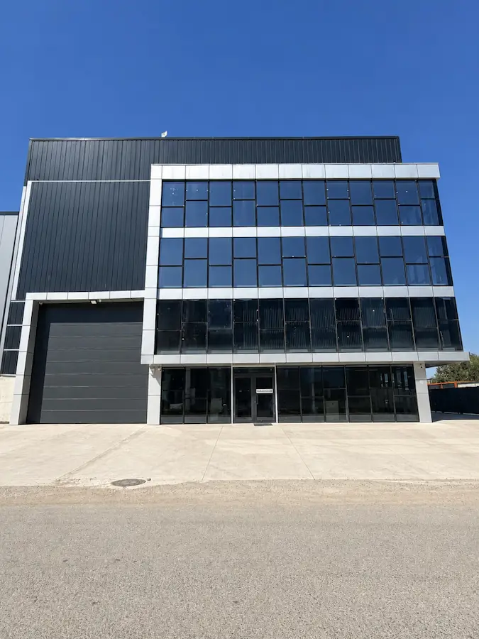 BAŞİSKELE KULLAR DA SATILIK 1305M2 BACALI SANAYİ DEPO