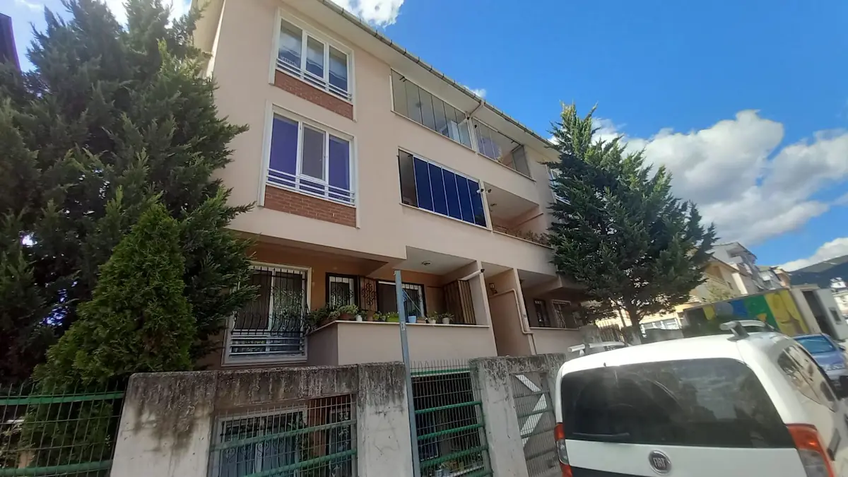 KÖRFEZ MİMAR SİNANDA MERKEZİ KONUMDA 3+1 ARA KAT DAİRE