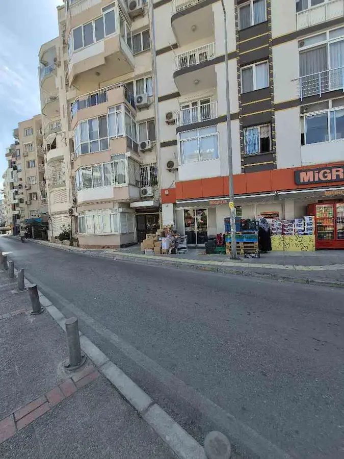 KARŞIYAKA NERGİZ İZBAN YANI 2+1 SATILIK DAİRE