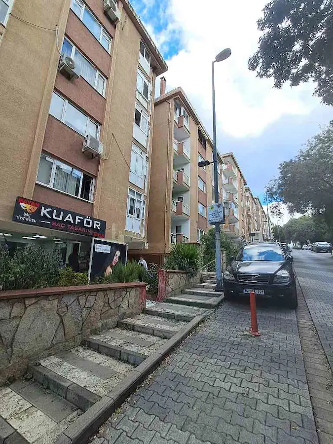 KOŞUYOLU'NDA 100.YIL SİTESİNDE 3+1 | YERDEN ISITMALI | ÇİFT CEPHELİ BALKONLU KİRALIK DAİRE