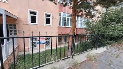 REMAX İLKE'DEN ŞÜKRÜPAŞA'DA 3+1 SATILIK BALKONLU BODRUM DAİRE