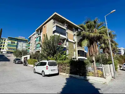 KUŞADASI İKİÇEŞMELİK’TE ŞEHR-İ ADA DELUXE’TE 2+1 LÜKD DAİRE
