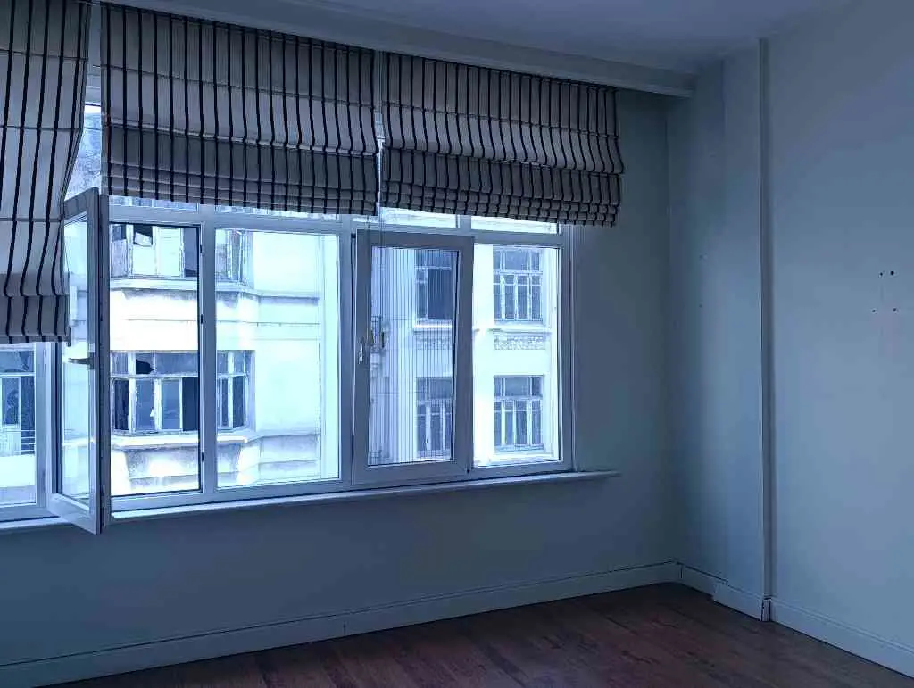 TAKSİM MEYDANA ÇOK YAKİN TARİHİ ELMAS APT 4.KAT KİRALIK OFİS
