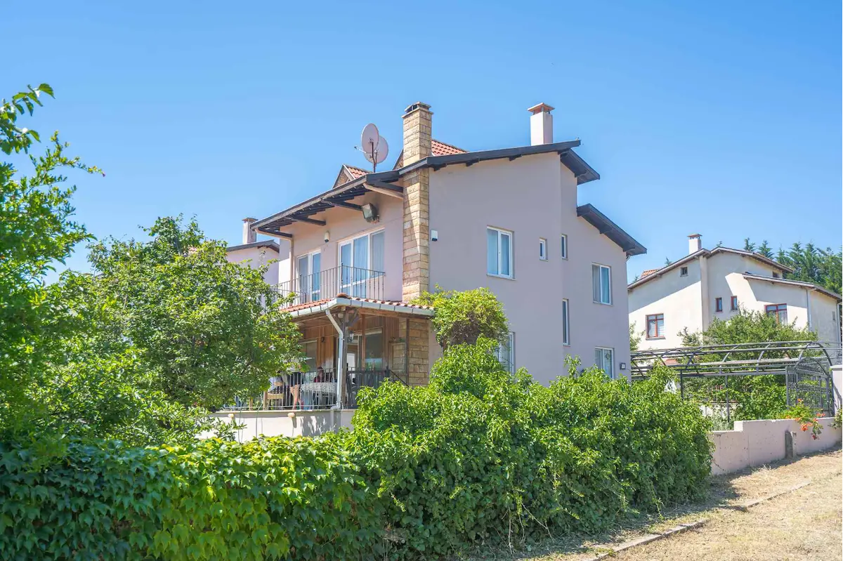 REMAX GELİŞİMDEN SİLİVRİ KINALI ÇİFTLİK EVLERİNDE SATILIK VİLLA