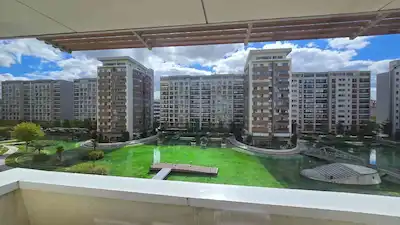 SANCAKTEPE SARIGAZİ’DE KİRALIK 1+1 | 72 M² BRÜT | BALKONLU | 4. KAT | SİTE İMKÂNLI