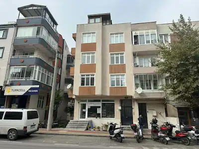 ÇANAKKALE ESENLER BARIŞ CADDESI ÜZERI KIRALIK 3+1 ARA KAT DAIRE