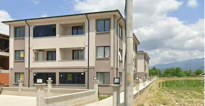 AKYAZI DEVLET HASTANESİ YAKININDA 1+1 EŞYALI KİRALIK DAİRE