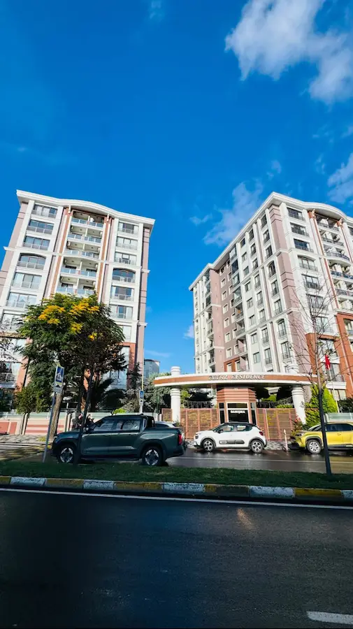 REMAX GALA'DAN BEYLİKDÜZÜ BEYAZ RESIDENCETA SATILIK 3+1 DAİRE