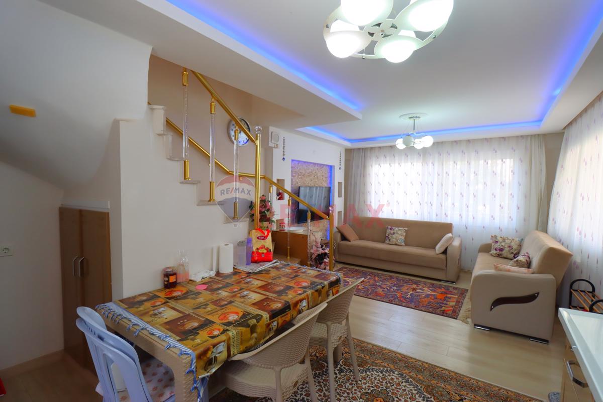 GENİŞ BAHÇELİ,DOĞALGAZLI,7 YILLIK YAPI,3+1 ,TRIBLEKS YAZLIK SATIŞTA...