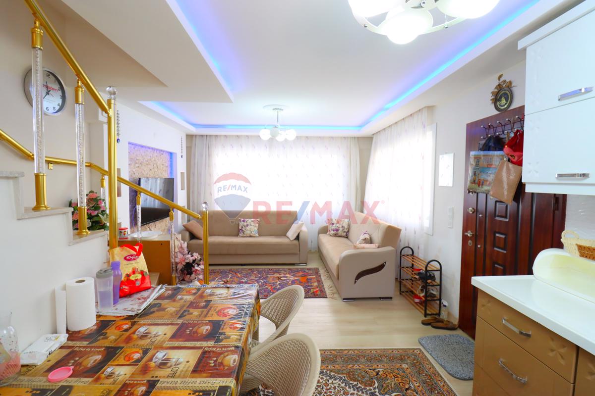 GENİŞ BAHÇELİ,DOĞALGAZLI,7 YILLIK YAPI,3+1 ,TRIBLEKS YAZLIK SATIŞTA...