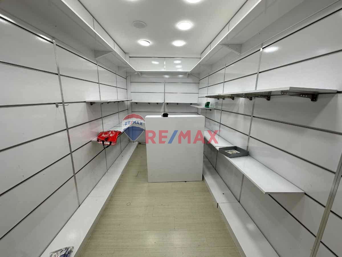 EMİNÖNÜ, YEŞİLDİREK'TE KİRALIK DÜKKAN & MAĞAZA