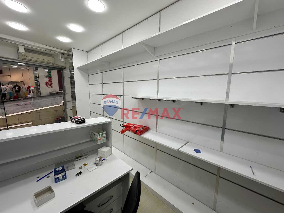 EMİNÖNÜ, YEŞİLDİREK'TE KİRALIK DÜKKAN & MAĞAZA