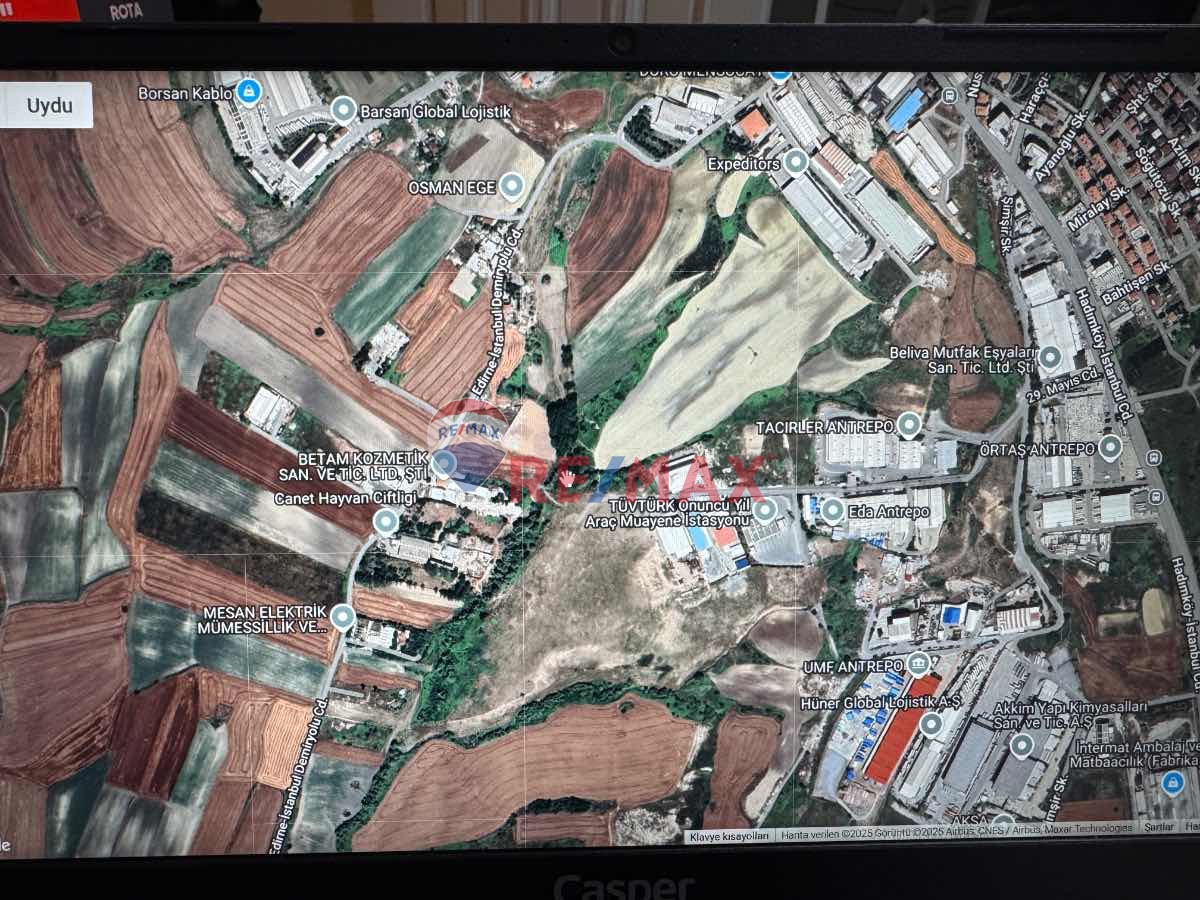 ARNAVUTKÖY YEŞİLBAYIR MEVKİİNDE SATILIK 1943 M2 TİCARİ İMARLI ARSA