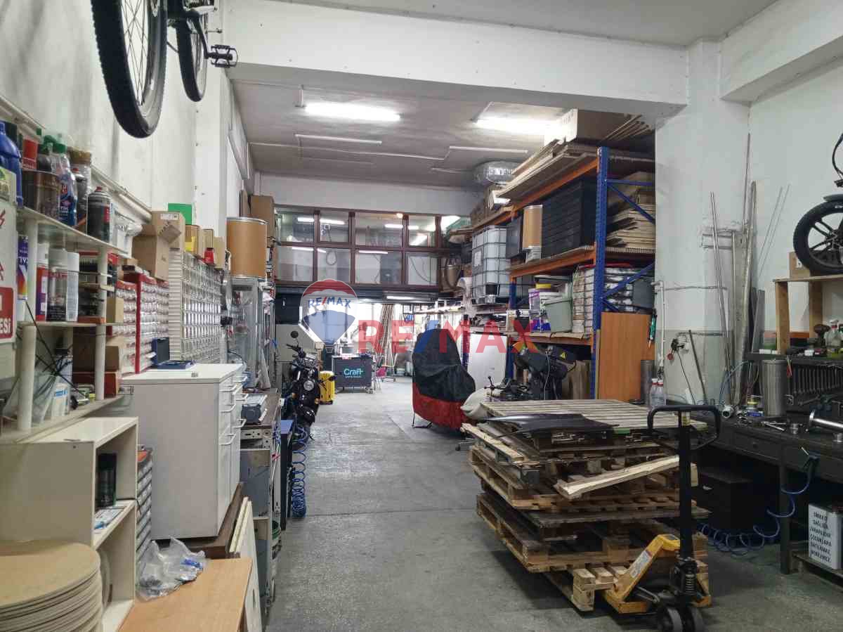 BAYRAMPAŞA' DA 1. EMİNTAŞ SANAYİ SİTESİNDE 100 M2 SATILIK İŞYERI