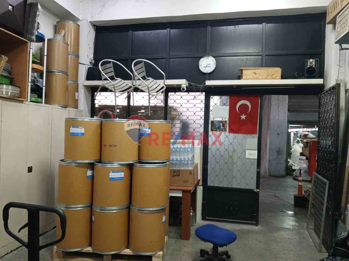 BAYRAMPAŞA' DA 1. EMİNTAŞ SANAYİ SİTESİNDE 100 M2 SATILIK İŞYERI