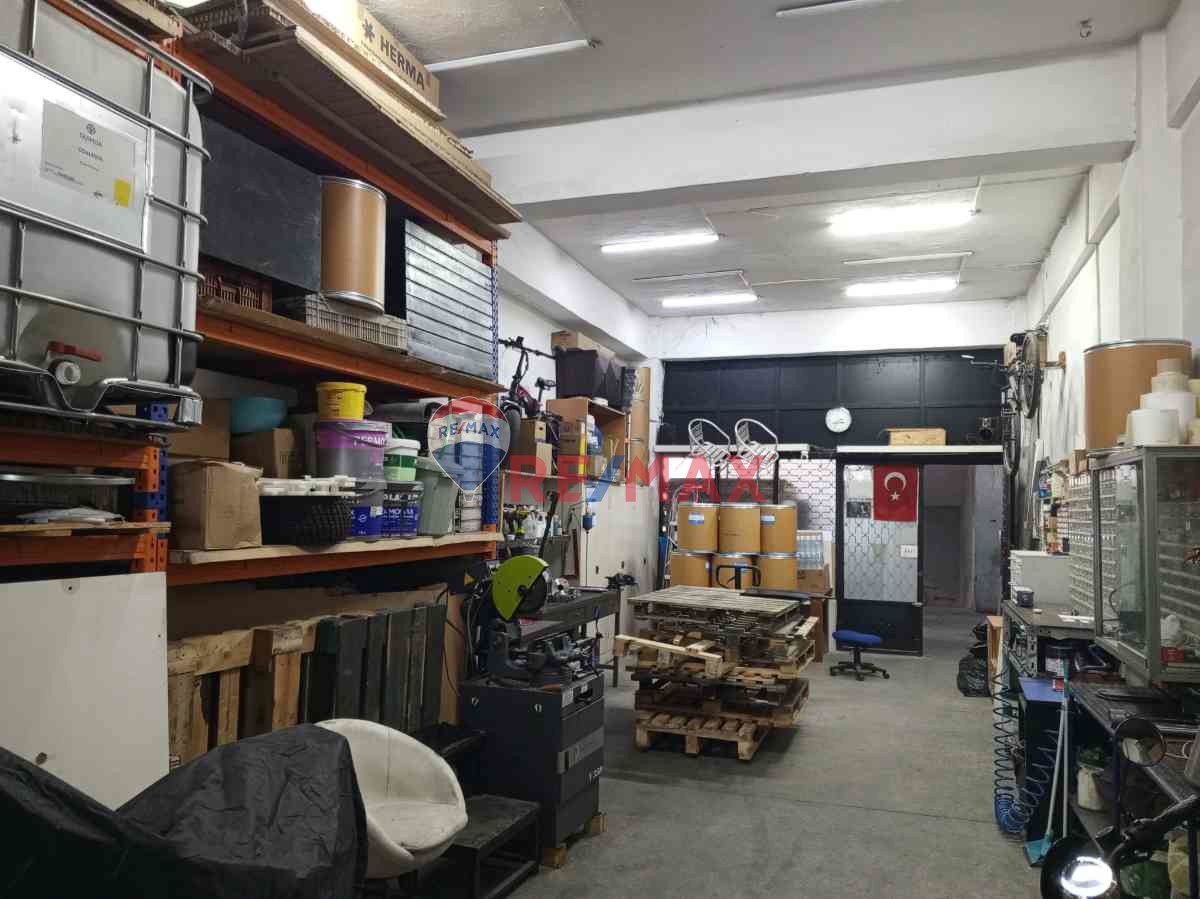 BAYRAMPAŞA' DA 1. EMİNTAŞ SANAYİ SİTESİNDE 100 M2 SATILIK İŞYERI