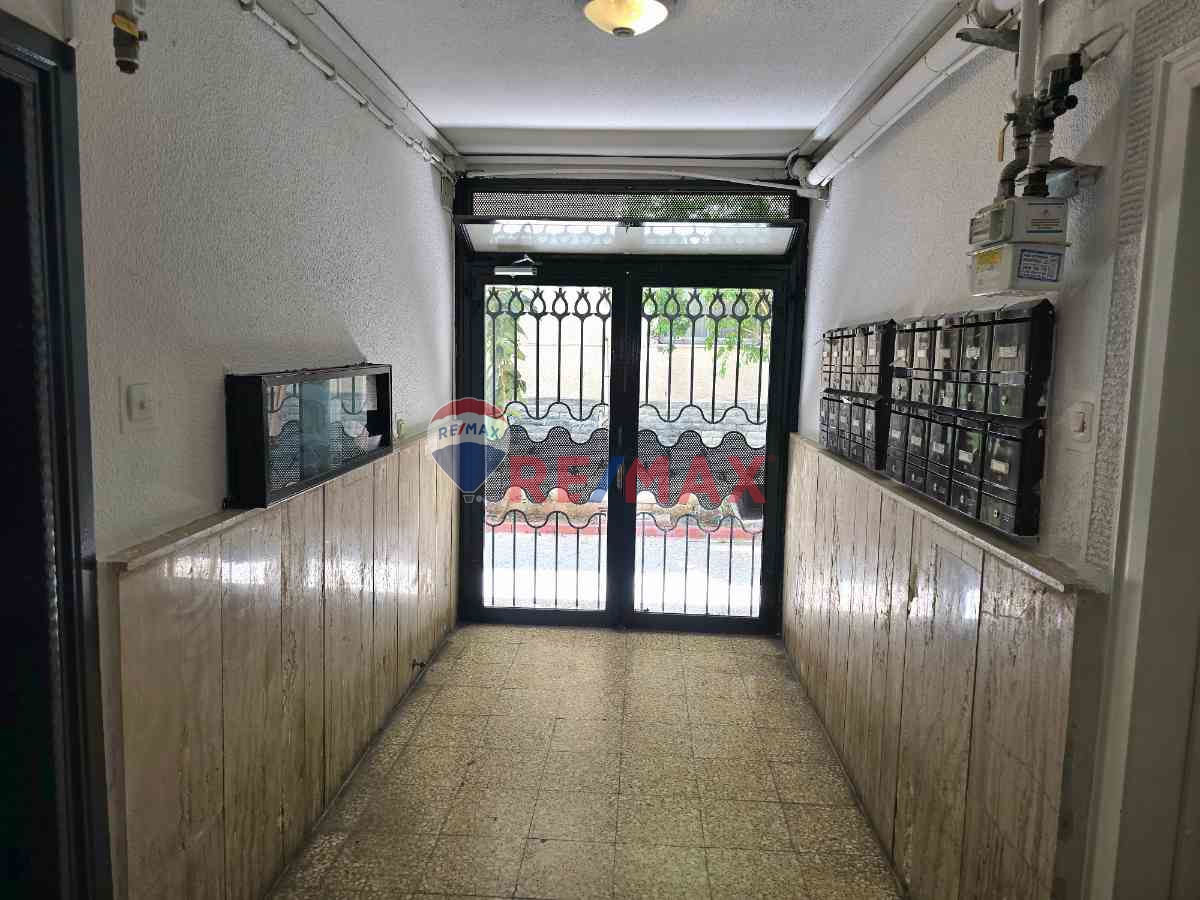 AKSOY PALMİYE SOKAKTA ASANSÖRLÜ BİNADA KİRALIK 3+1 DAİRE