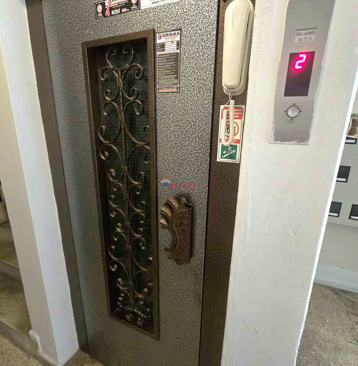 AKSOY PALMİYE SOKAKTA ASANSÖRLÜ BİNADA KİRALIK 3+1 DAİRE