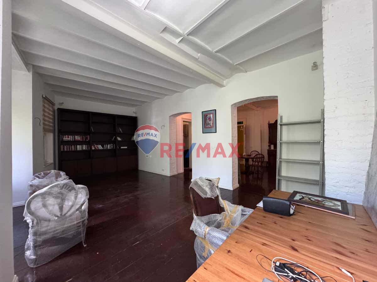 BEYOĞLU CİHANGİR'DE SATILIK TARİHİ BİNA'DA 3+1 DAİRE..