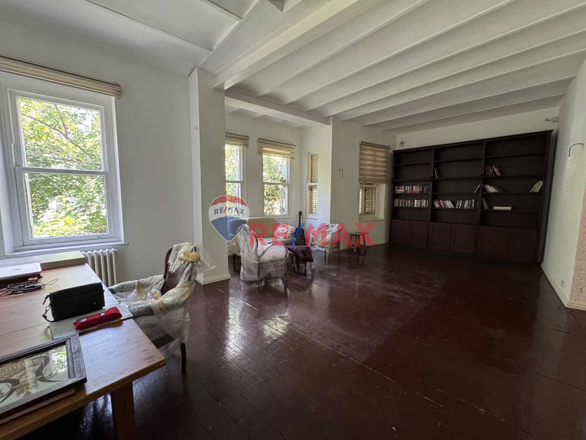 BEYOĞLU CİHANGİR'DE SATILIK TARİHİ BİNA'DA 3+1 DAİRE..