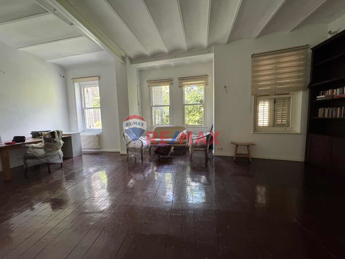 BEYOĞLU CİHANGİR'DE SATILIK TARİHİ BİNA'DA 3+1 DAİRE..