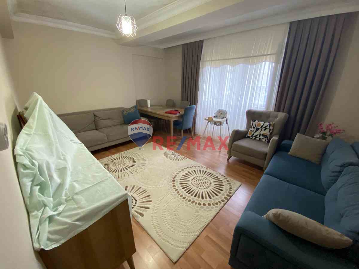 ÇINAR MH BAĞCILAR MEYDANA YAKIN 3.KAT 2+1 SATILIK DAIRE