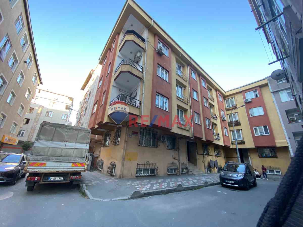 ÇINAR MH BAĞCILAR MEYDANA YAKIN 3.KAT 2+1 SATILIK DAIRE