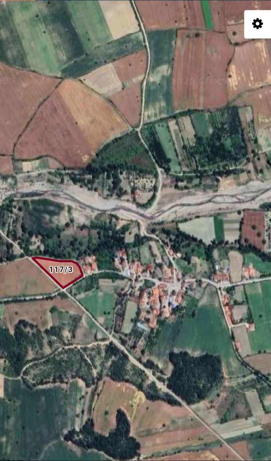 YATIRIMA UYGUN TARLA KÖY YERLEŞİMİNE ÇOK YAKIN