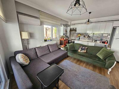 MALTEPE ALTINTEPE CADDE ÜZERİ 50 M2 YÜKSEK GİRİŞ 1+1 DAİRE