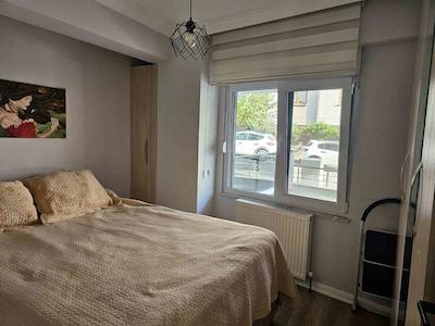 MALTEPE ALTINTEPE CADDE ÜZERİ 50 M2 YÜKSEK GİRİŞ 1+1 DAİRE