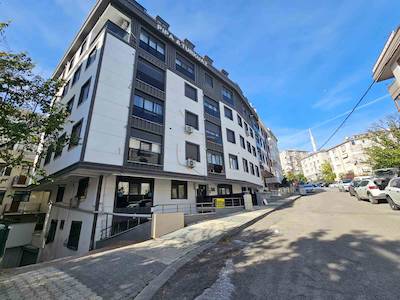 MALTEPE ALTINTEPE CADDE ÜZERİ 50 M2 YÜKSEK GİRİŞ 1+1 DAİRE