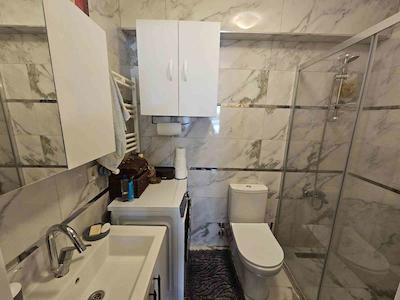 MALTEPE ALTINTEPE CADDE ÜZERİ 50 M2 YÜKSEK GİRİŞ 1+1 DAİRE