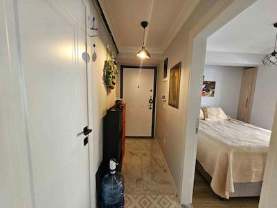 MALTEPE ALTINTEPE CADDE ÜZERİ 50 M2 YÜKSEK GİRİŞ 1+1 DAİRE