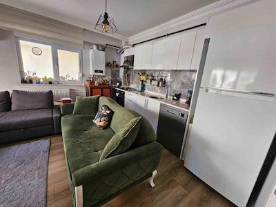 MALTEPE ALTINTEPE CADDE ÜZERİ 50 M2 YÜKSEK GİRİŞ 1+1 DAİRE