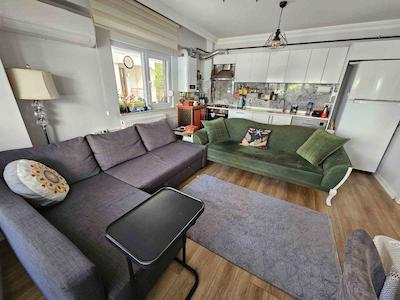 MALTEPE ALTINTEPE CADDE ÜZERİ 50 M2 YÜKSEK GİRİŞ 1+1 DAİRE