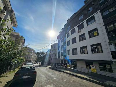 MALTEPE ALTINTEPE CADDE ÜZERİ 50 M2 YÜKSEK GİRİŞ 1+1 DAİRE