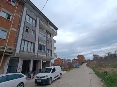YALI MAHALLESİ'NDE OTOMATİK KEPENK WC OLAN ÖNÜ GENİŞ DEPO-DÜKKAN
