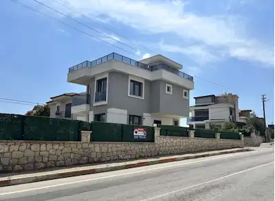REMAX YELKEN'DEN TUZLA CD ÜZERI,DENİZE 500M MESAFE,D.GAZLI,TAM MÜSTAKİL