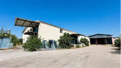 ALTINOVA SİNAN MAHALLESİ’NDE DEEPO AVM ARKASI KİRALIK DEPO