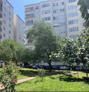 GÖKDENİZ SİTESİ'NDE YEŞİLLİKLER İÇERİSİNDE 3+1 BALKONLU DAİRE