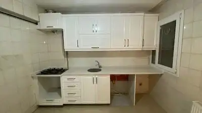 BORNOVA ATATÜRK MAHALLESİ’NDE MERKEZİ KONUMDA 2+1 KİRALIK BOŞ DAİRE