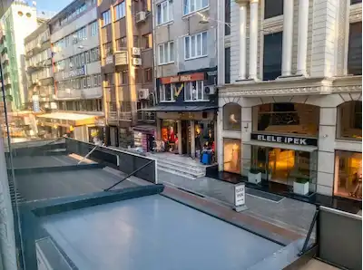REMAX BEYAZ BURSA'NIN KALBİNDE 300 M2 KİRALIK İŞYERİ