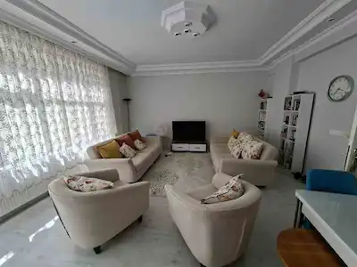 RE/MAX HAKAN'DAN İLKADIM MERKEZİ KONUMDA 3+1  SATILIK DAİRE