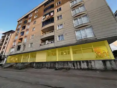 REMAX ÜLKÜ UZUN'DAN TIREBOLU'DA SATILIK 3 ADET YANANA GENIŞ İŞYERLERI / DEPOLAR