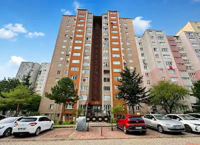 REMAX KAYA BEYLİKDÜZÜ BÜYÜKŞEHİR'DE METROBÜSE YAKIN SATILIK 3+1