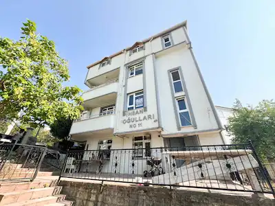 DERİNCE FATİH SULTAN GENİŞ BAHÇELİ ZEMİN KAT 2+1 KİRALIK DAİRE