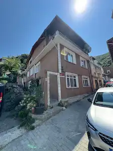 BEYKOZ ANADOLU KAVAĞI'NDA SATILIK 3 KATLI BİNA VE ARSASI 3980 M2