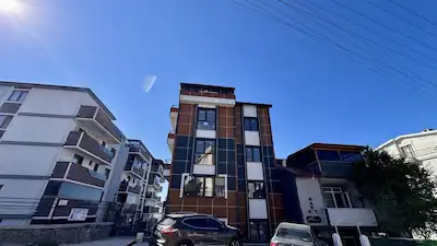 GÖLCÜK'DE PANORAMIK DENIZ MANZARALI SIFIR EĞIMSIZ 3+1