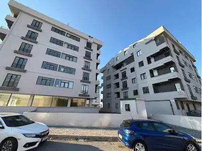 ÇAYIROVA AKSE’DE GÜNEY CEPHE SIFIR 3+1 | BALKONLU | KREDİYE UYGUN