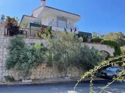 URLA ÇEŞMEALTI'NDA FULL DENİZ MANZARALI MÜSTAKIL VİLLA